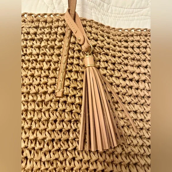 NWOT Banana Republic Woven Straw Tote with Tassel ☀️🏖️ - Picture 2 of 10